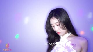 una尤奈_朋友的淫穴女友_KTV里淫乱大战_Una尤娜