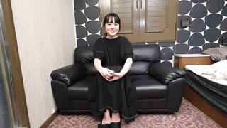 FC2-PPV-4568999（无码）少妻秀出完全勃起的鸡巴换取酬劳，少妻婚后第一次与丈夫以外的人做爱，突破了自己的极限耐心